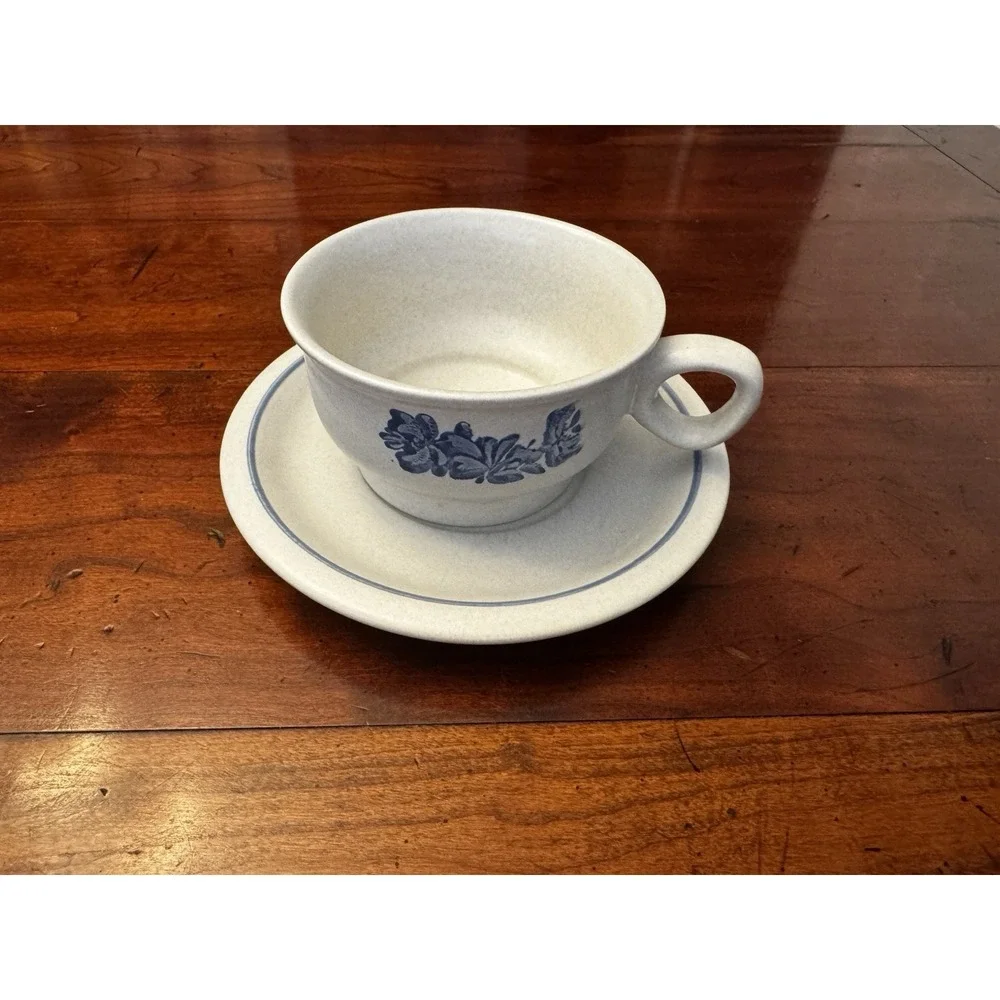 Pfaltzgraff Yorktowne‎ Cup and Saucer Set 8 oz Off White Speckled Stoneware Blue